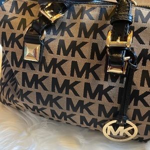 Micheal Kors Handbag